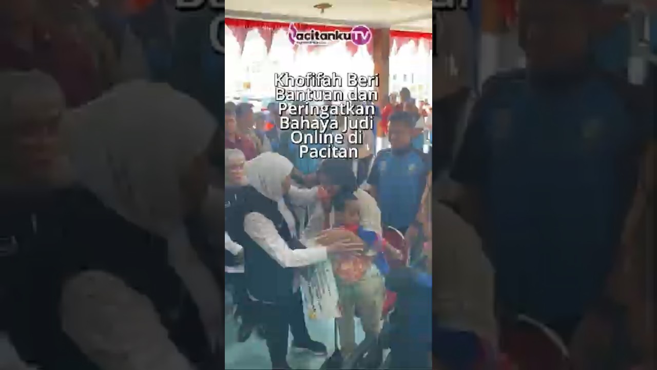 Khofifah Ingatkan Jangan Gunakan Bantuan Sosial untuk Judi Online saat Salurkan Bansos di Pacitan